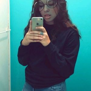 Meet your Posher, Perla